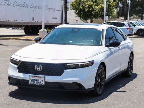 Used 2025 Honda Accord SE image 3