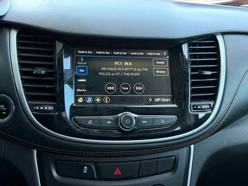 Used 2019 Chevrolet Trax LT w/ LT Convenience Package image 10