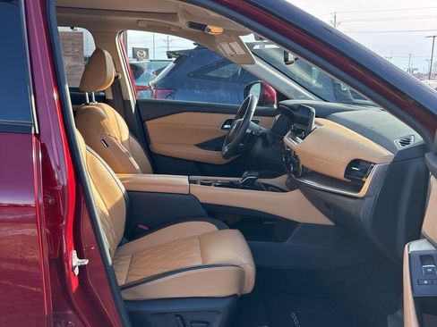 Used 2021 Nissan Rogue Platinum image 30