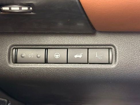 New 2026 Nissan Pathfinder Platinum AWD/4WD image 33