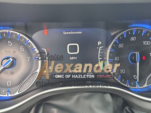 Used 2024 Chrysler Pacifica Touring-L image 23