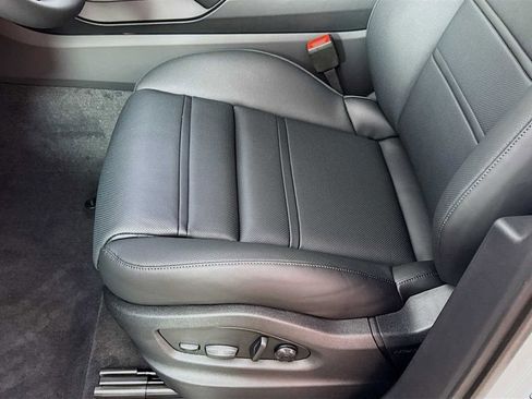 New 2025 Porsche Cayenne Coupe image 15