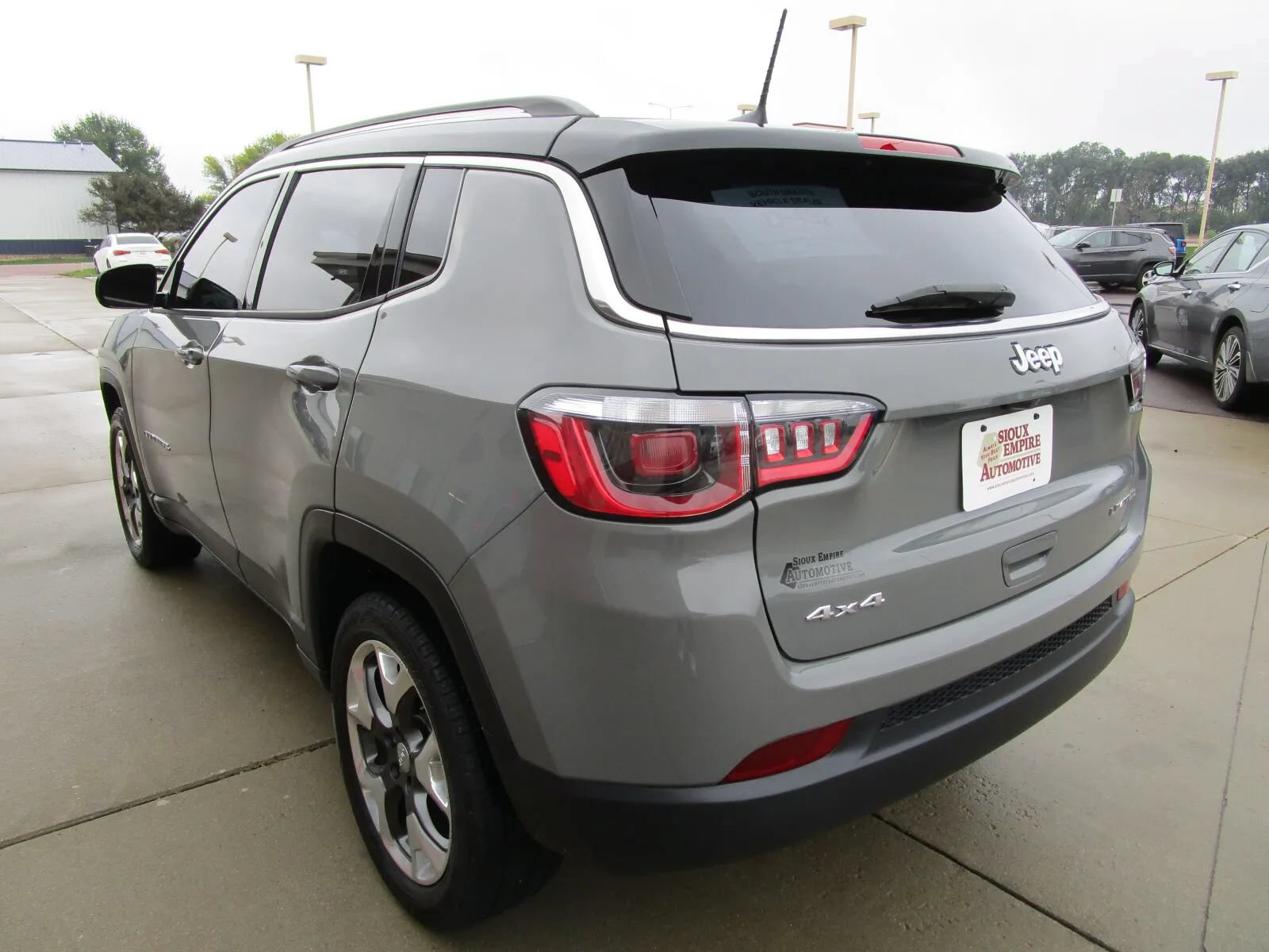 Used 2019 Jeep Compass Limited AWD/4WD image 7