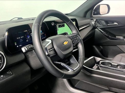 Used 2025 Chevrolet Equinox LT FWD image 13