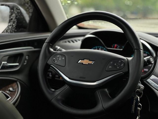 Used 2015 Chevrolet Impala LT w/ Convenience Package FWD image 29