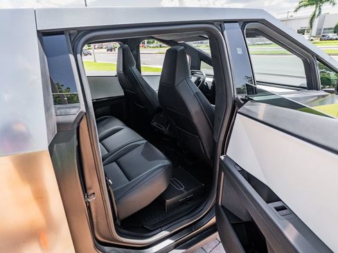 Used 2024 Tesla Cybertruck AWD Crew Cab image 36