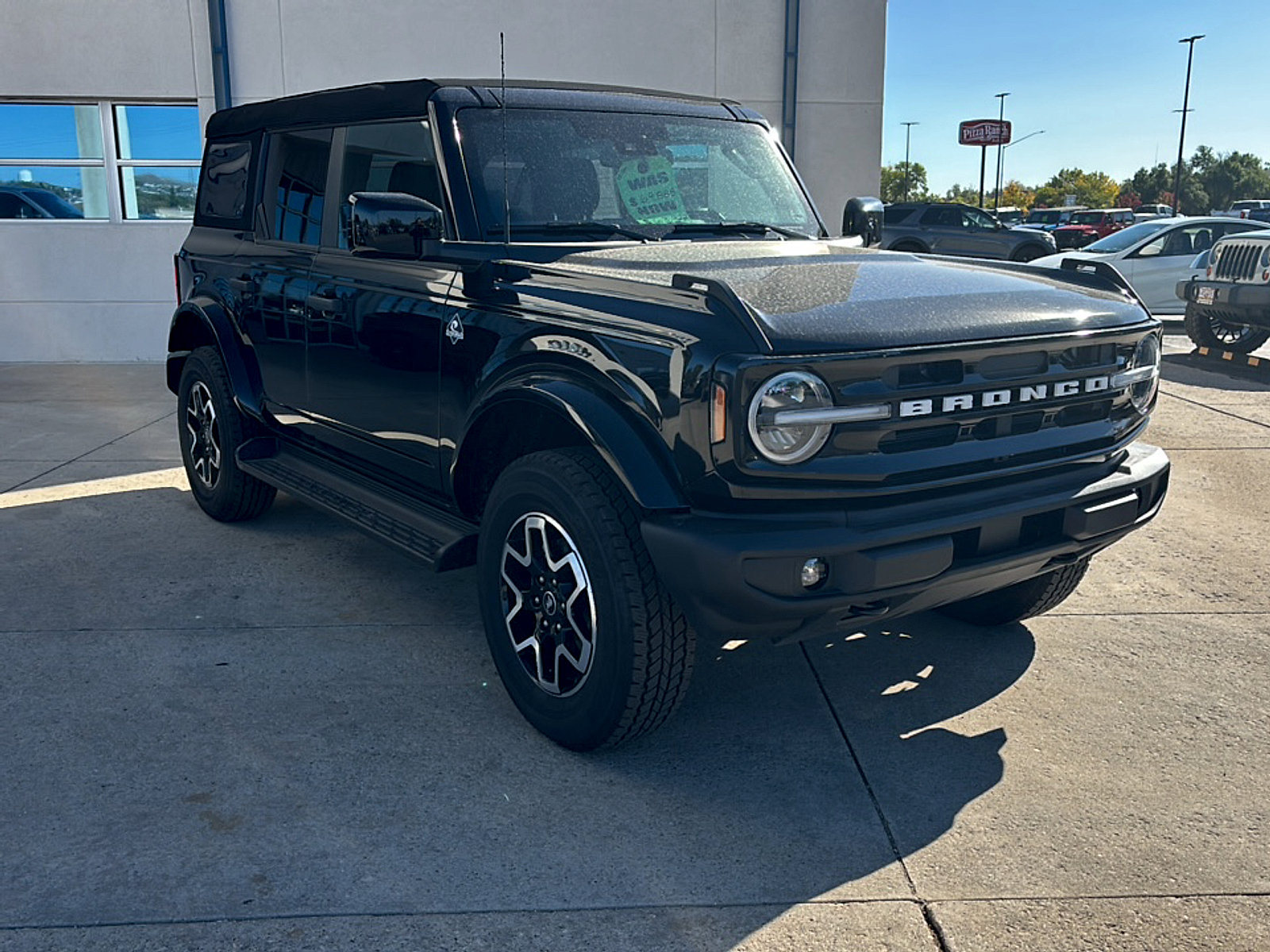 Used 2026 Ford Bronco Outer Banks AWD/4WD image 3