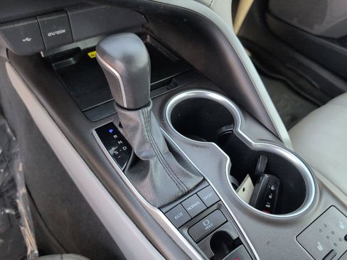 Used 2023 Toyota Camry XLE FWD image 19