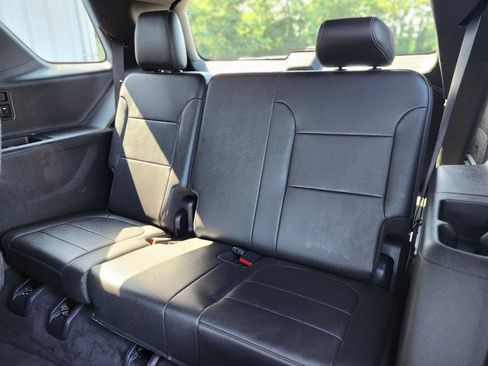 Used 2023 Chevrolet Traverse LT AWD/4WD image 15