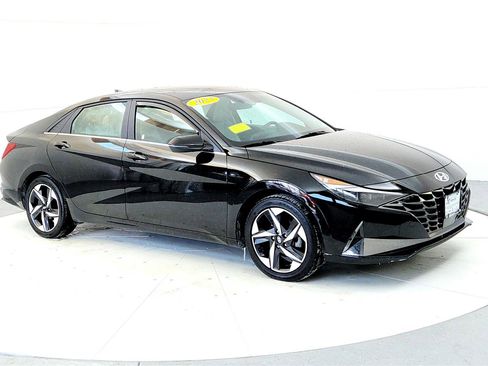 Used 2023 Hyundai Elantra Limited image 7