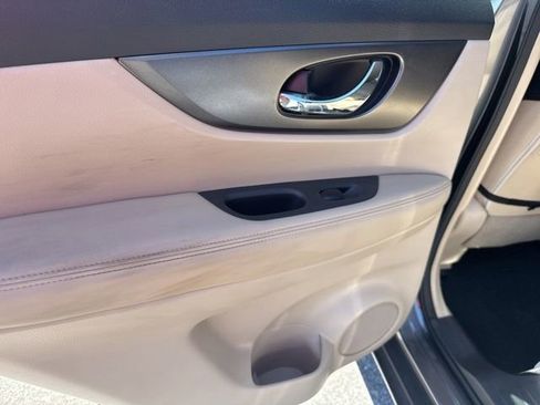 Used 2016 Nissan Rogue SV w/ SV Premium Package FWD image 22