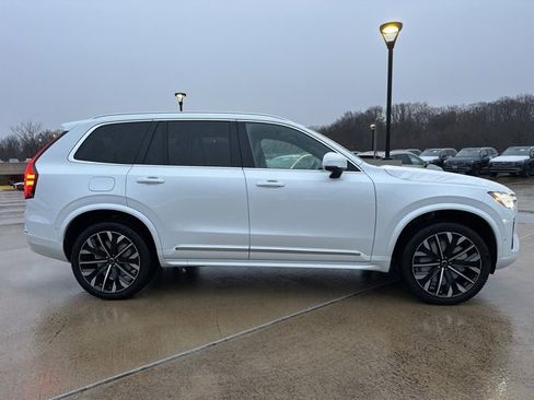 New 2026 Volvo XC90 T8 Plus image 8