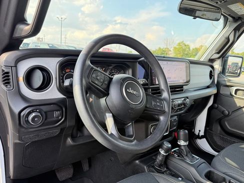 Used 2024 Jeep Wrangler Sport AWD/4WD image 11