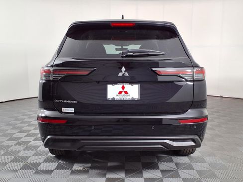 New 2026 Mitsubishi Outlander ES FWD image 6
