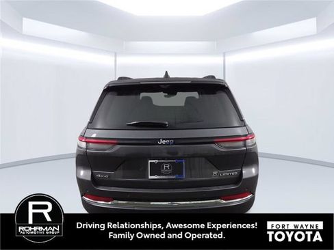 Used 2023 Jeep Grand Cherokee Limited w/ Luxury Tech Group II AWD/4WD image 8