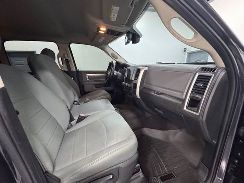 Used 2017 RAM 1500 Classic SLT AWD/4WD image 13