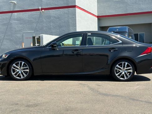 Used 2020 Lexus IS 300 w/ Navigation Package RWD image 9