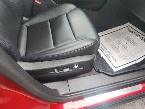 Used 2024 Cadillac XT4 Sport w/ Technology Package AWD/4WD image 16