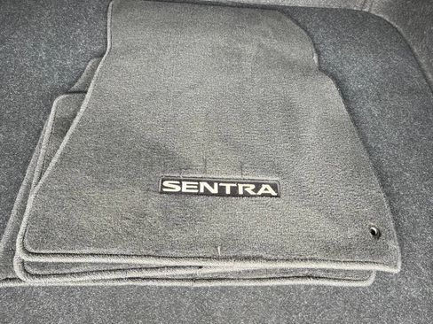 Certified 2023 Nissan Sentra SR FWD image 12