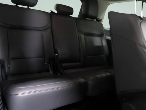 Used 2025 Ford Expedition Active image 28