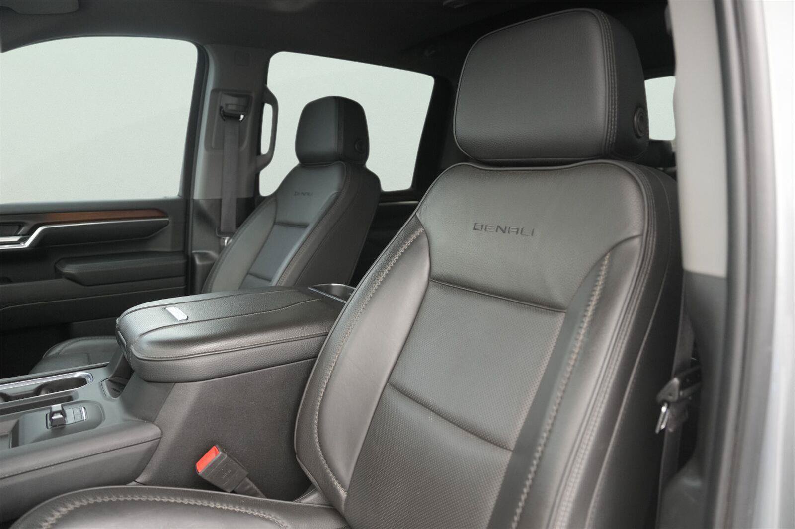 Used 2024 GMC Sierra 2500 Denali w/ Denali Reserve Package AWD/4WD image 10