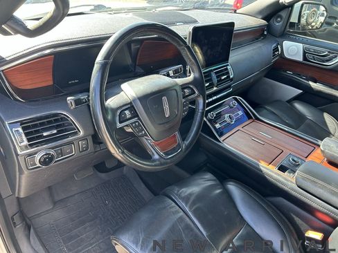 Used 2020 Lincoln Navigator Reserve w/ Equipment Group 208A Reserve AWD/4WD image 14