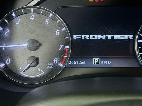 Used 2023 Nissan Frontier SV w/ Technology Package RWD image 18