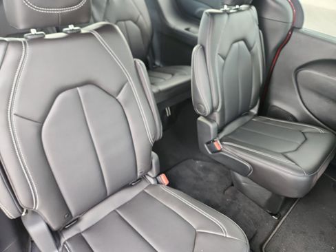 New 2026 Chrysler Pacifica Select image 19