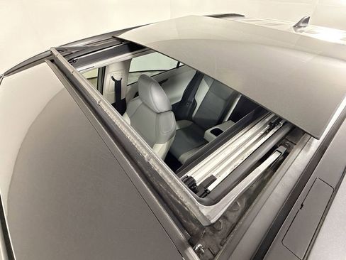 Used 2024 Toyota RAV4 Limited image 23