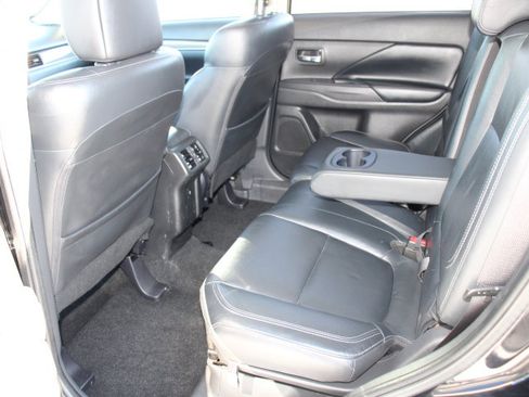 Used 2019 Mitsubishi Outlander SEL image 14
