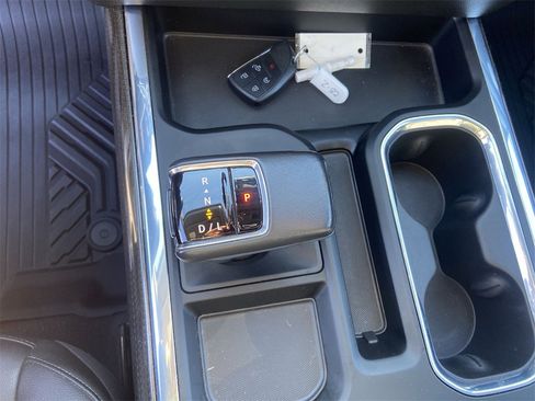 Certified 2022 Chevrolet Silverado 1500 RST image 16