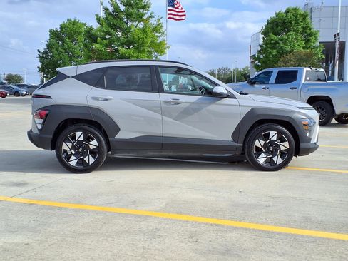 Used 2025 Hyundai Kona SEL image 4