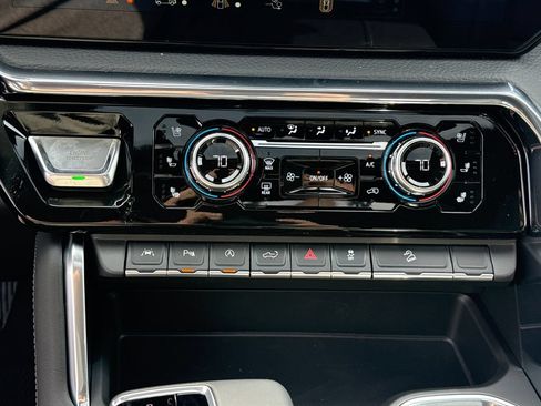 New 2026 GMC Sierra 1500 Denali AWD/4WD image 27