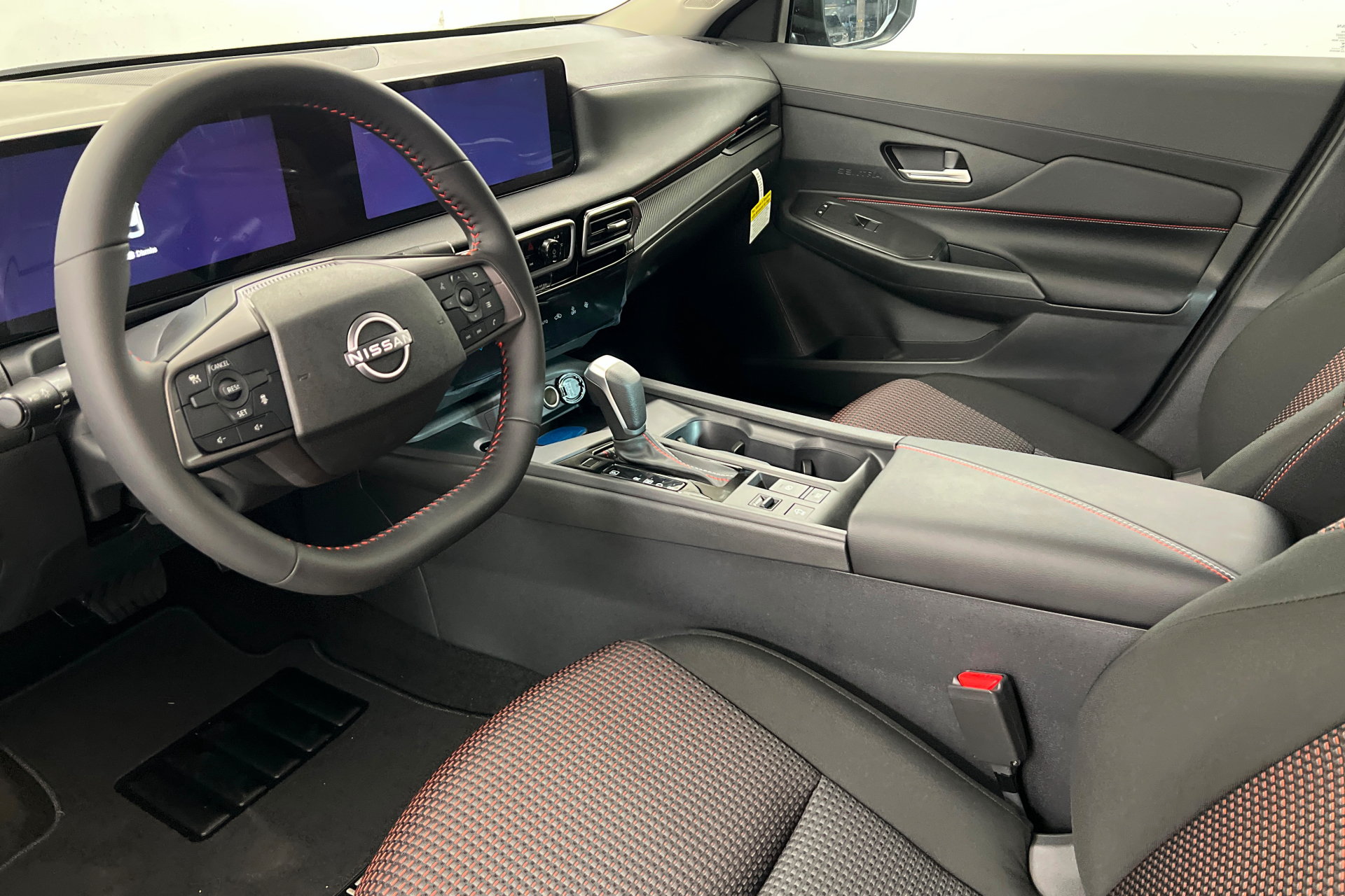 New 2027 Nissan Sentra SR w/ Floor Mat Package FWD image 15