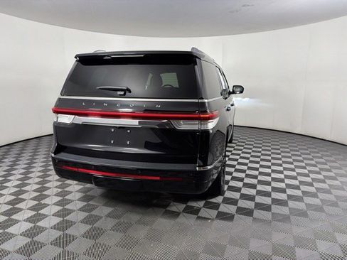 Used 2024 Lincoln Navigator Reserve AWD/4WD image 7