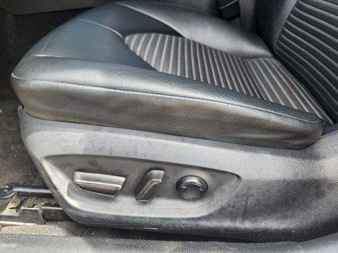 Used 2018 Toyota Camry SE image 16