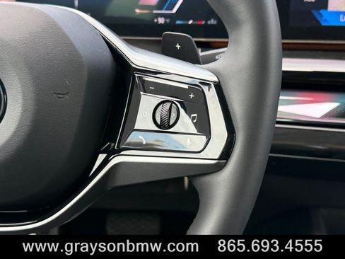 Used 2025 BMW 540i xDrive AWD/4WD image 23