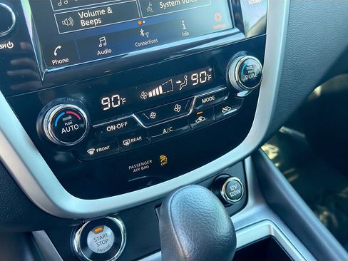 Used 2021 Nissan Murano S image 32