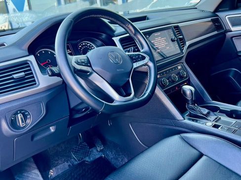 Used 2021 Volkswagen Atlas SE w/ Panoramic Sunroof Package FWD image 12