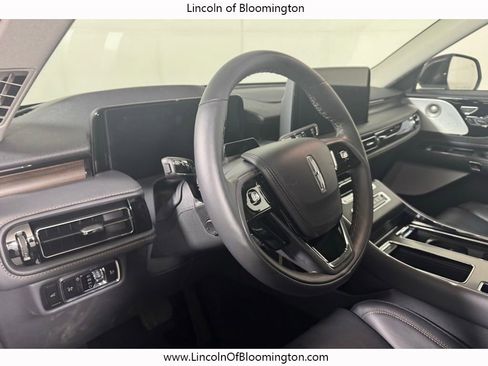 New 2026 Lincoln Aviator AWD w/ Jet Appearance Package image 34
