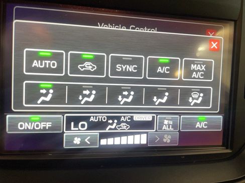 Used 2024 Subaru Crosstrek 2.0i image 8