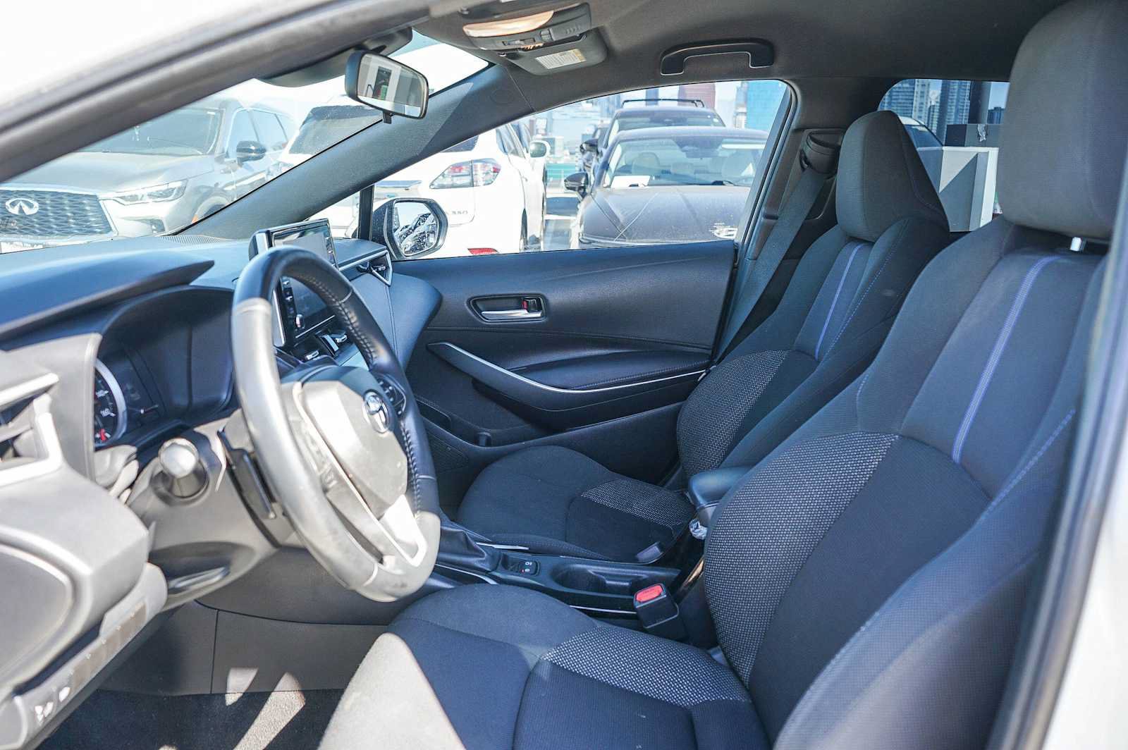 Used 2020 Toyota Corolla SE w/ Carpet Mat Package (TMS) FWD image 13