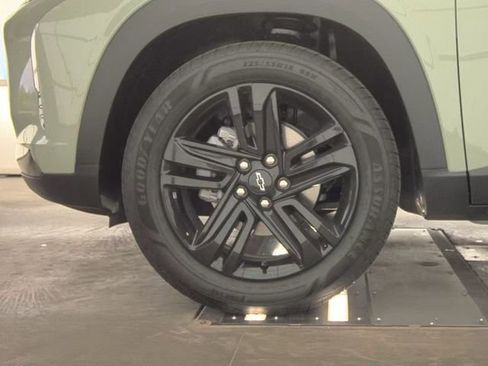 Used 2026 Chevrolet Trax ACTIV w/ Sunroof Package FWD image 14