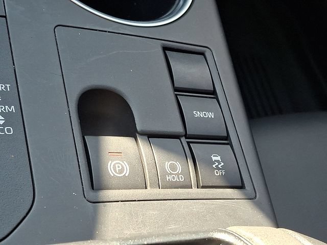 Used 2024 Toyota Highlander XLE FWD image 24
