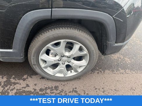 Used 2022 Jeep Compass Limited w/ Sun and Sound Group AWD/4WD image 12