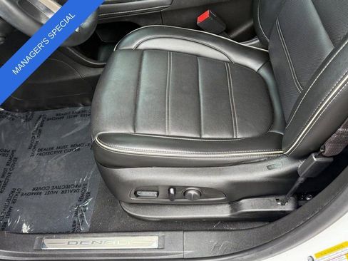 Used 2023 GMC Acadia Denali AWD/4WD image 17