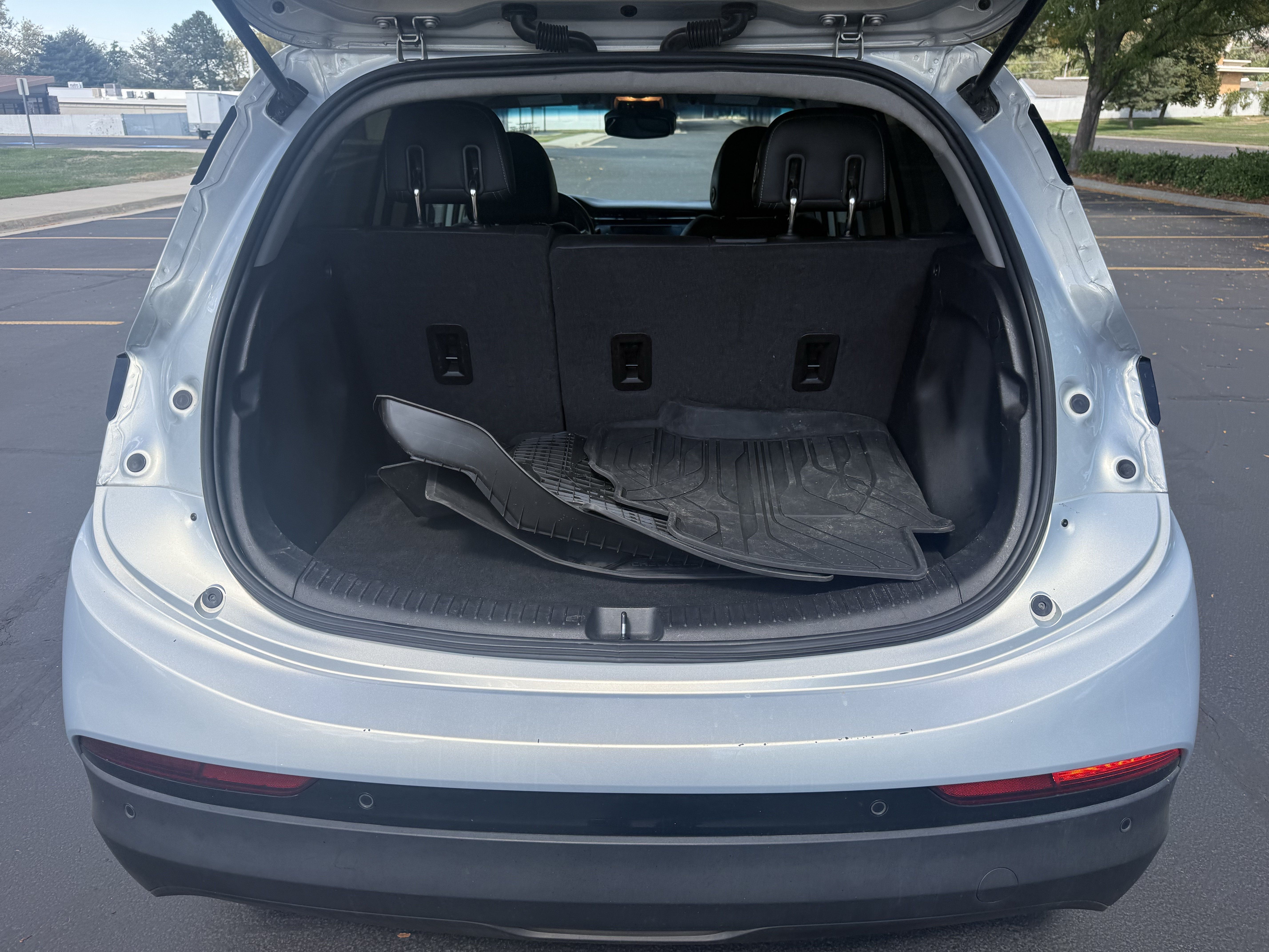 Used 2022 Chevrolet Bolt LT w/ Infotainment Package FWD image 19