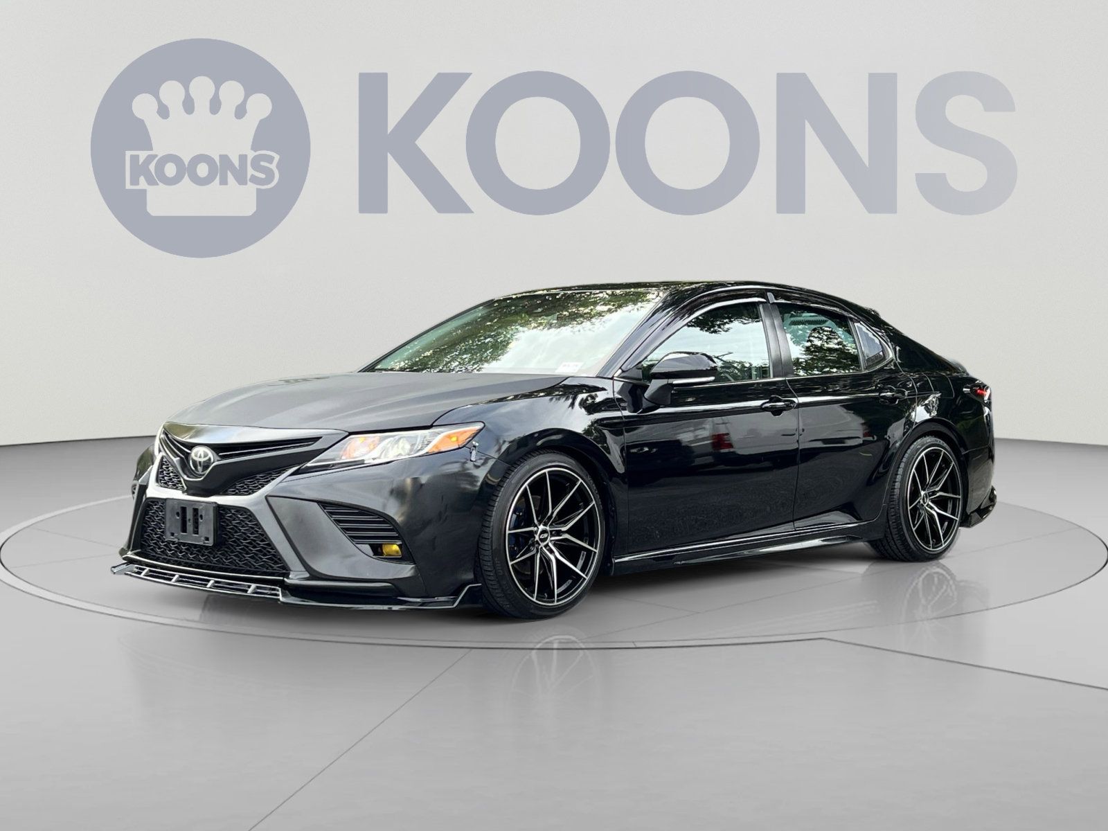 Used 2019 Toyota Camry SE w/ Audio Package FWD image 5
