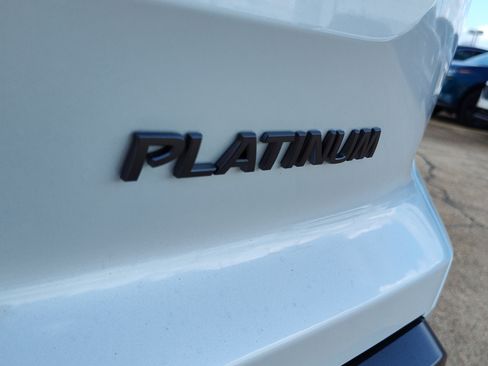 New 2026 Nissan Pathfinder Platinum image 4