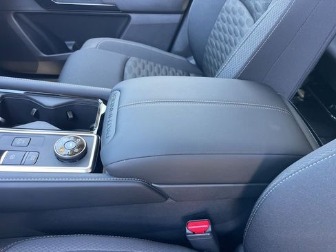 New 2026 Nissan Pathfinder SV w/ SV Premium Package AWD/4WD image 12